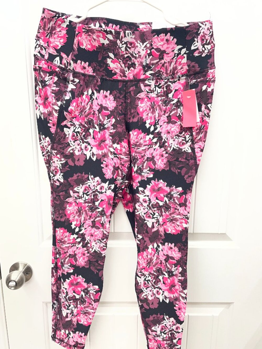 NWT Livi Lane Bryant Floral Power Leggings Size 1X - 14 - 16 - Picture 2 of 8